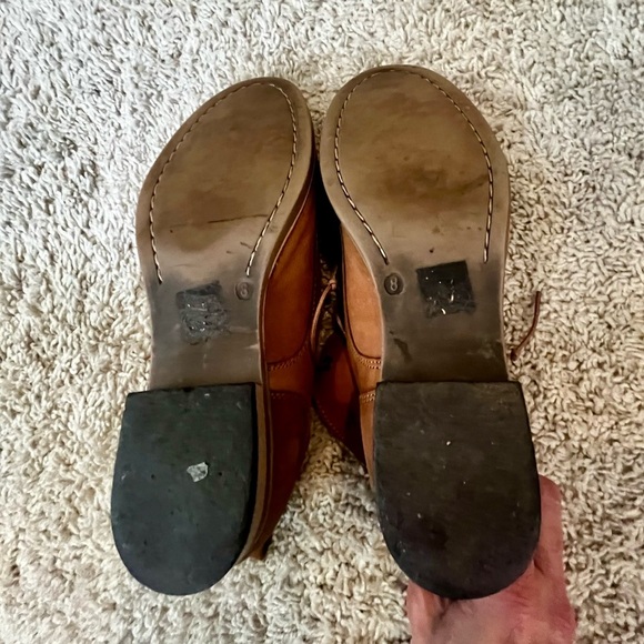 Diba SZ 8M camel suede lace up bootie. Comfortable and in great condition - Picture 2 of 7